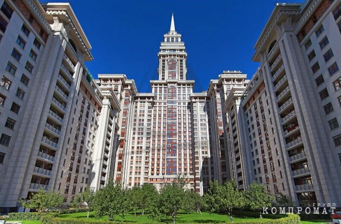 In the residential complex "Triumph Palace" Yan and Alsu Abramov have a mansion of 350 square meters