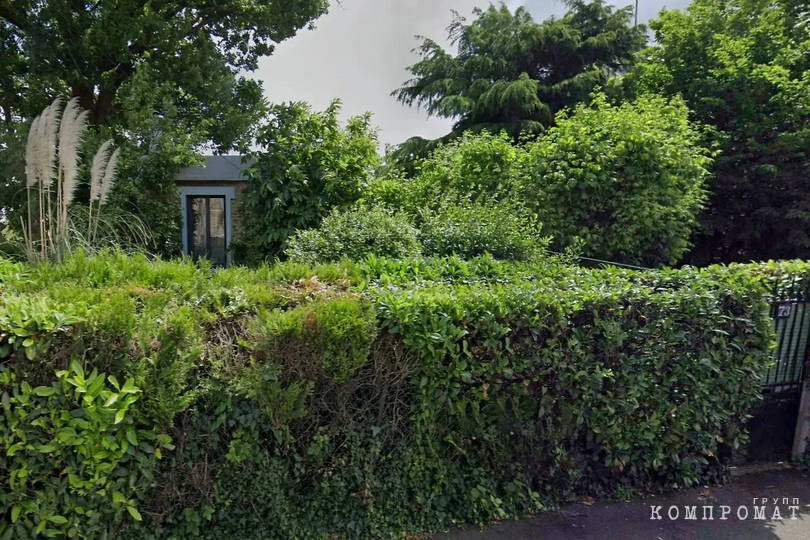 Cottage in Sainte-Genevieve-des-Bois