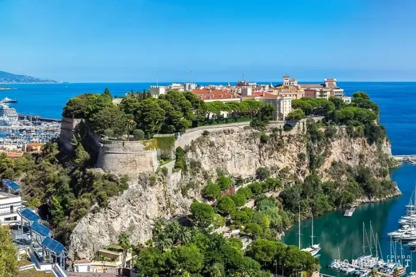 The Prince's Palace stands on a cliff in the center of Monaco