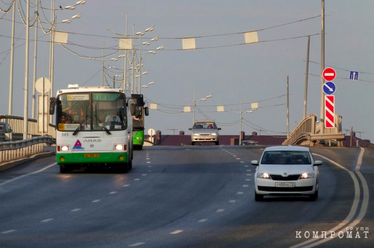 The authorities distribute Pyt-Yakh to close businessmen. A conflict with passenger transportation is also expected for the company from Surgut
